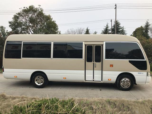 Bus Bensin 3TR Toyota Coaster Bus Bekas Bekas Menggunakan 23 Kursi Mini Bus di Tahun 2013 Penggunaan