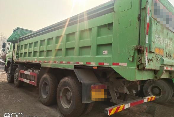 Truk Dump Mitsubishi Fuso Bekas 8 * 4 Dengan Mesin 371hp Beban 40ton Dijual