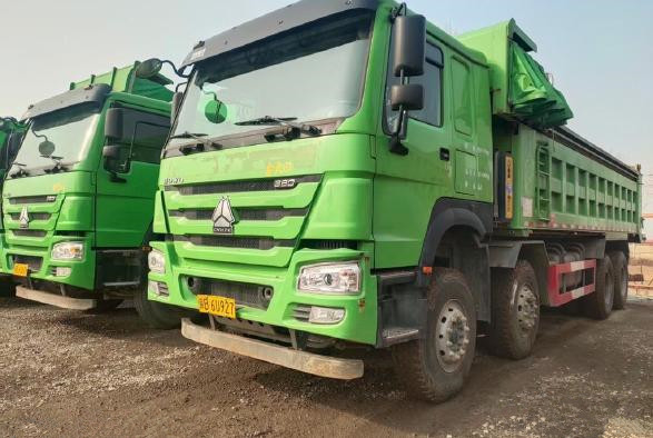 Truk Dump Mitsubishi Fuso Bekas 8 * 4 Dengan Mesin 371hp Beban 40ton Dijual
