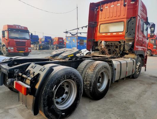Traktor truk bekas 420hp bekas Tractor Head 6 * 4 50 ton untuk dijual truk traktor