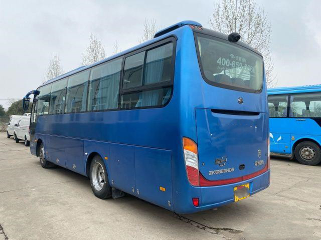 Bus Pelatih Bekas 37 Kursi Bus Yutong Zk6888 Dan Bus Pelatih di sebelah kanan drive