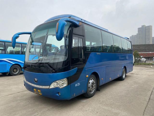 Bus Pelatih Bekas 37 Kursi Bus Yutong Zk6888 Dan Bus Pelatih di sebelah kanan drive