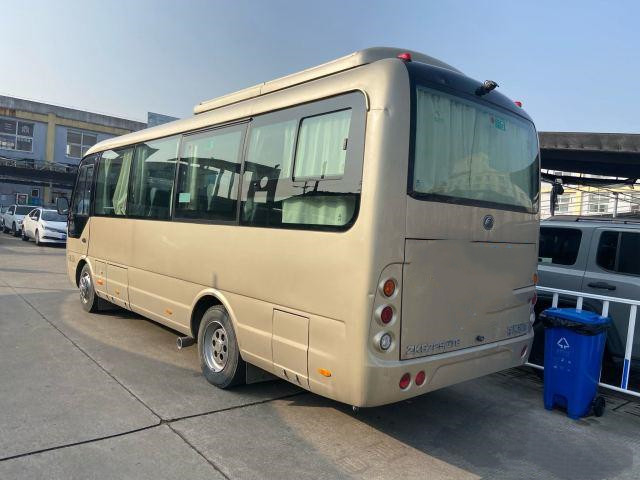 Bus Yutong ZK6728 Bekas Menggunakan Bus Mesin Yuchai Warna Emas 28 Bus Pelatih Penumpang Di Tahun 2019