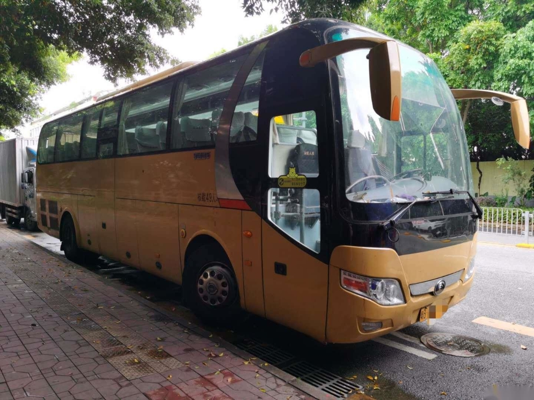 Bus Pelatih 60 Kursi Drive Tangan Kanan Bus Penumpang Digunakan Yutong ZK6110 Dua Pintu