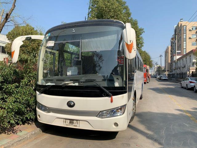 Bus Pelatih Bekas Dengan AC Zk6115 49 Seater Bus Yutong Bus Manual RHD/LHD