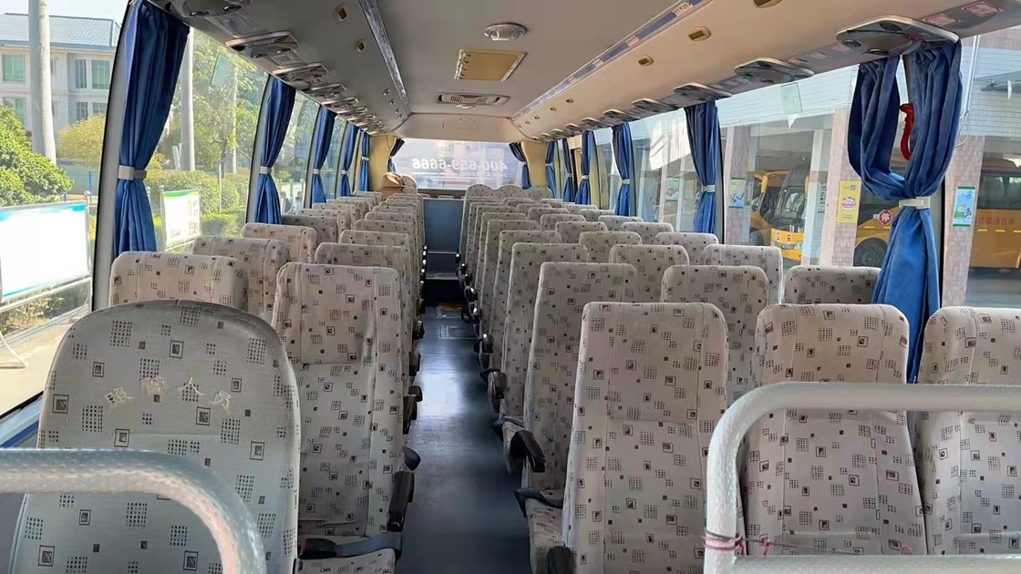 bus pelatih bekas mesin cummins untuk bus yutong 2014 tahun ZK6107 60 Kursi bus yutong untuk Dijual