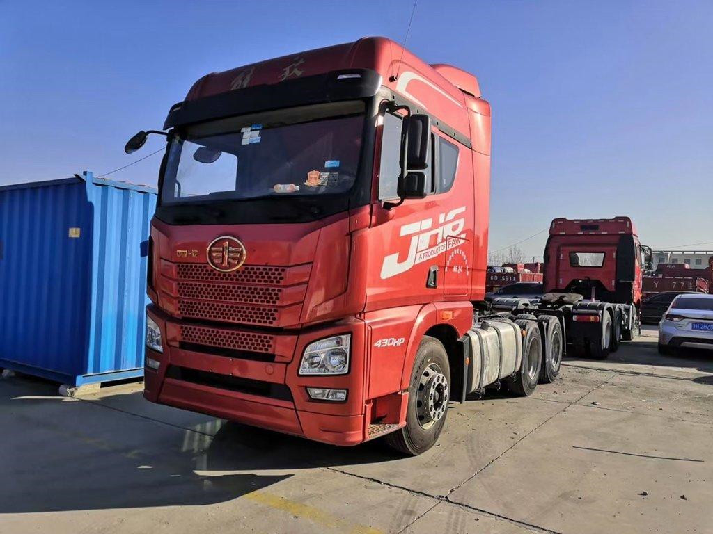 FAW JH6 Truk Traktor Bekas 6 * 4 430hp Diesel Weichai Engine 11.596L Manual LHD