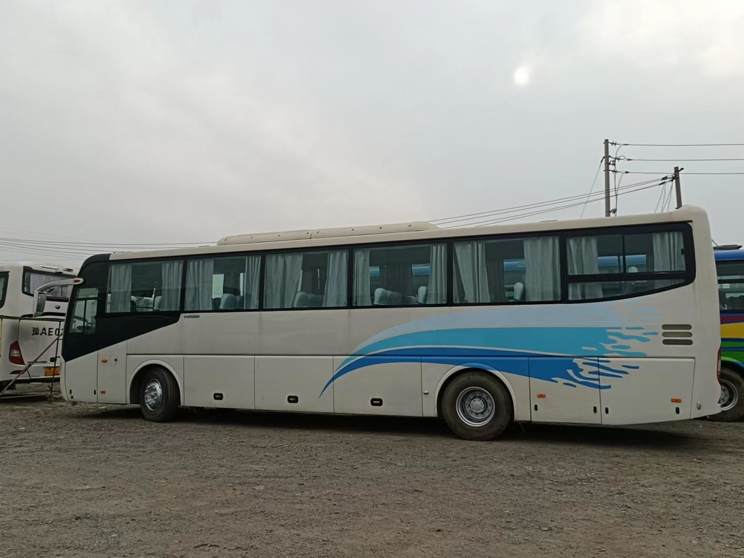 2015 Tahun 65 Seater Digunakan Yutong Bus ZK6127 Digunakan Bus Penumpang 310kw Mesin Belakang Kanan Drive