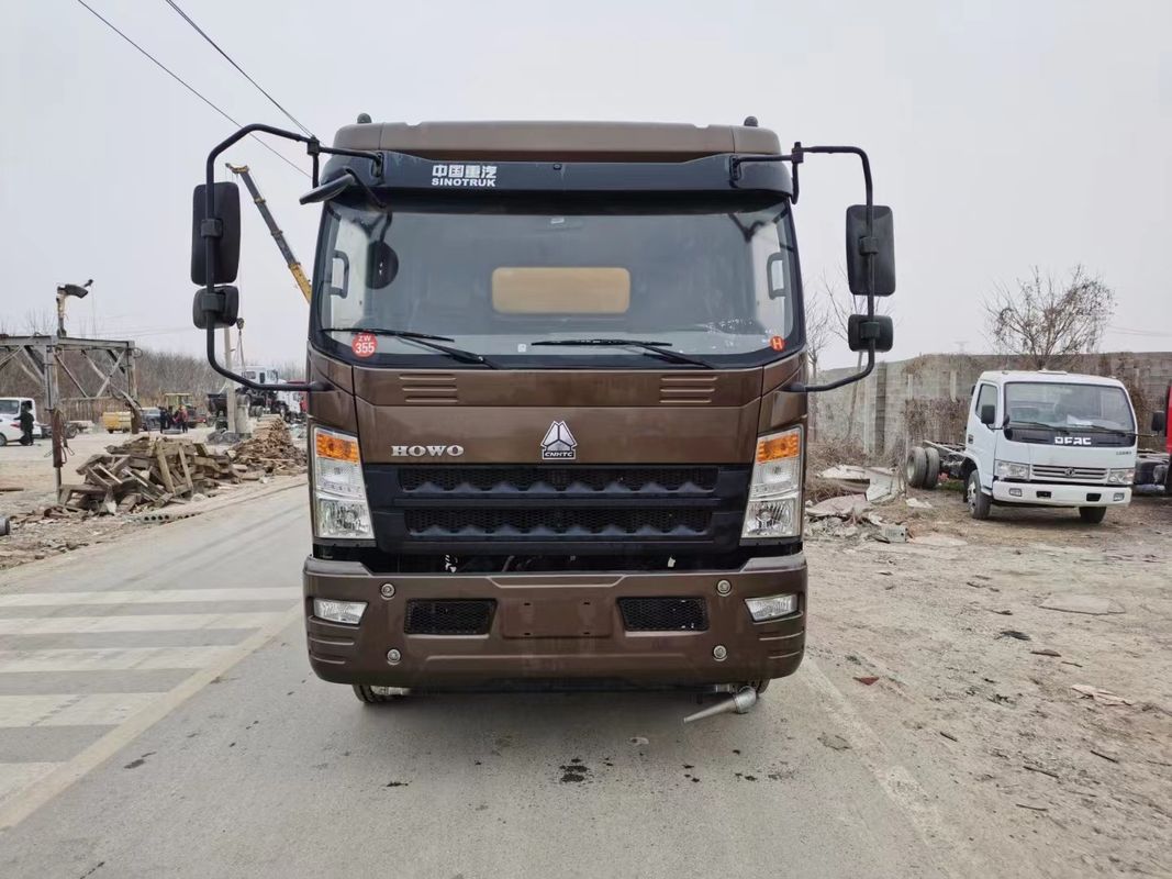 Truk Tangki Air Pemadam Kebakaran HOWO 100000L Mesin Cummins 170hp 7.3*2.3*2.7m