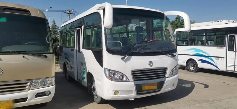 2016 Tahun 19 Kursi Bus Bekas Dfac Mini Bus Penggerak Tangan Kiri Tanpa Kecelakaan 2 Gandar