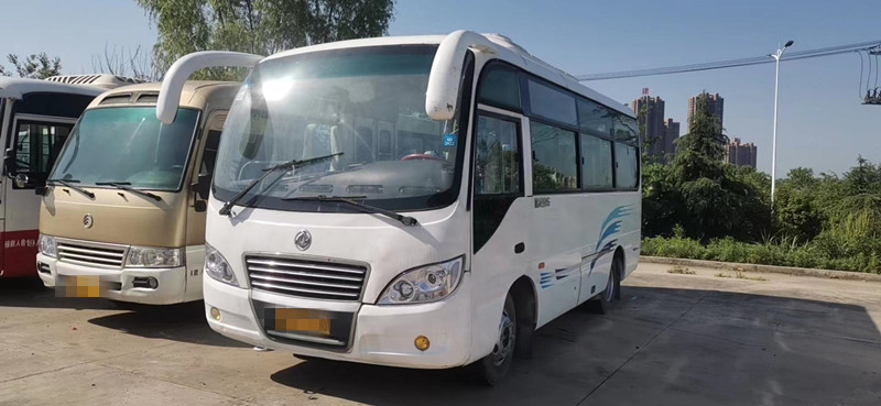 2016 Tahun 19 Kursi Bus Bekas Dfac Mini Bus Penggerak Tangan Kiri Tanpa Kecelakaan 2 Gandar