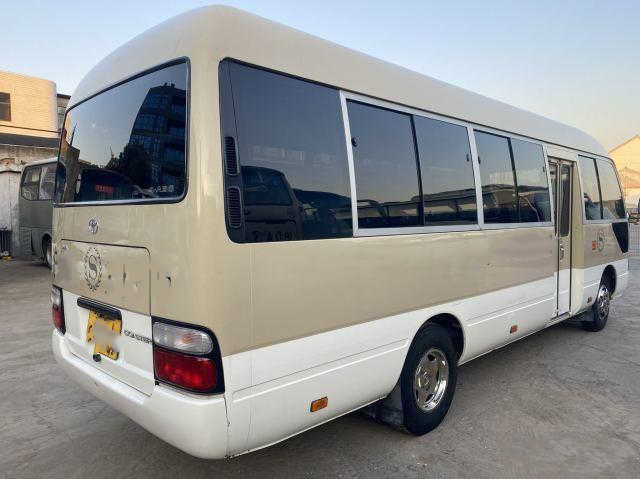 Toyota Coaster Mini Bus 23 kursi 2.7L Manual Gearbox 2TR Coaster Bus Euro III
