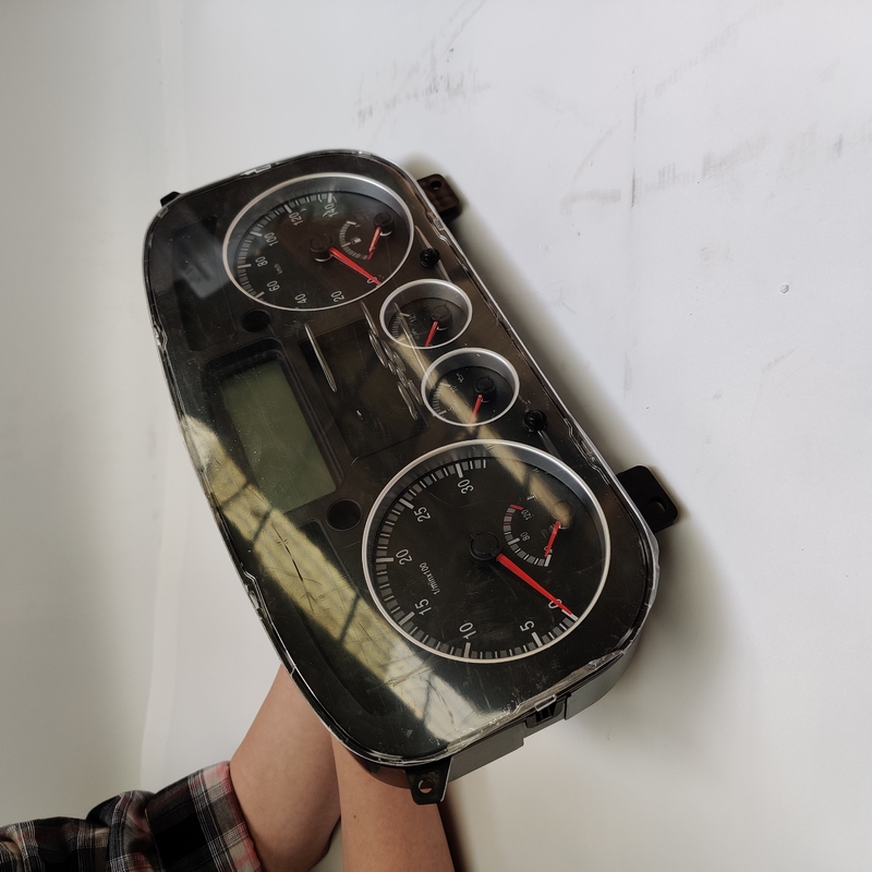 Dashboard Untuk Instrumen Kombinasi Truk Sinotruk Howo Untuk Interior Kabin Drive