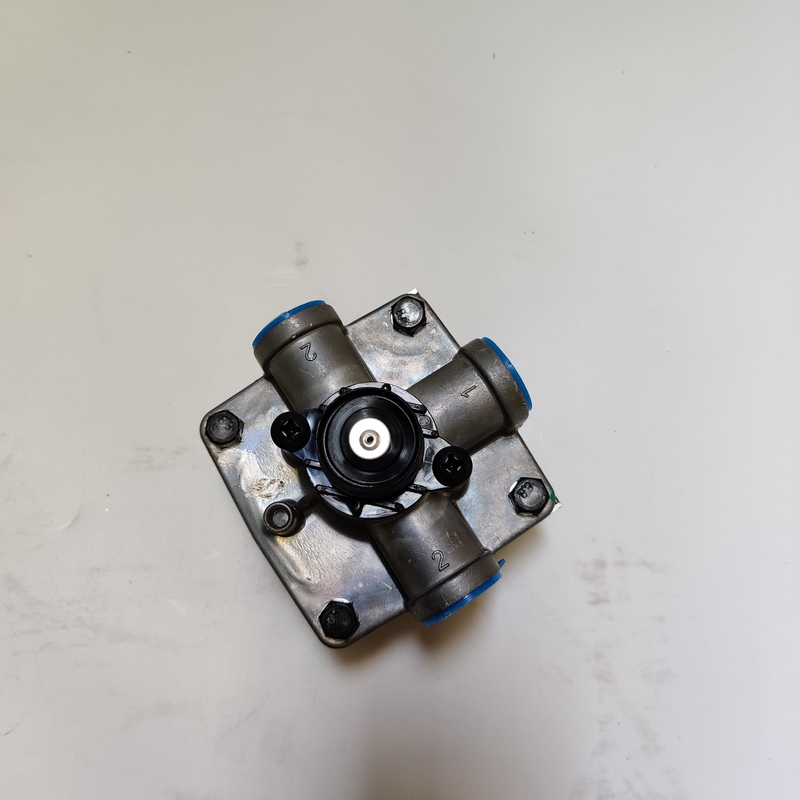 Suku Cadang Mesin Relay Brake Valve Untuk SINO HOWO Truck Car Emergency Relay Valve WG9000360524/2