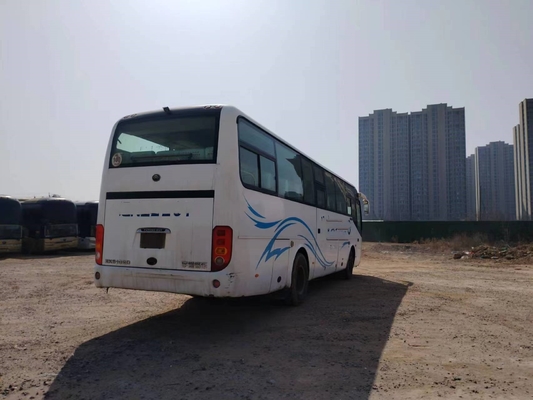 Mikrobus Bekas 43 Kursi Pintu Ganda Warna Putih Digunakan Mesin Yutong Bus ZK6102D Yuchai