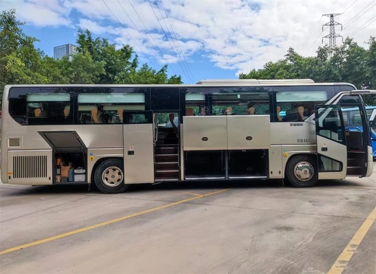 Bus Jarak Jauh Pintu Ganda 46 Kursi 11 Meter Dekorasi Interior Mewah Digunakan Bus Tong Muda ZK6119