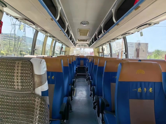 Bus Bekas 47 Kursi Pintu Ganda Penyegelan Jendela AC Warna Emas Bus Yutong Bekas ZK6107