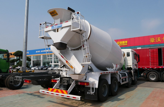 Truk pengaduk beton Howo 7,8 Kubik Tanker Howo TX 8*4 Drive Mode Weichai 350hp