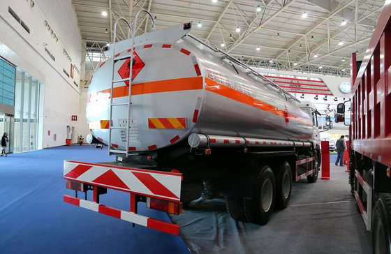 Tanker Minyak Berat Truk Sinotruck 20m3 Tanker Aluminium Alloy MAN Bagian Depan Aksel Flat Cab