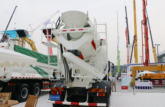 Truk Beton Untuk Dijual Sany Mixer Truk 8m3 Tanker Kapasitas 313hp Mesin Transmisi Cepat