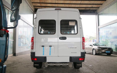 White Iveco Merk Bekas Dan Minibus Baru 6 Kursi, 129 Hp Diesel 2013-2018 Tahun