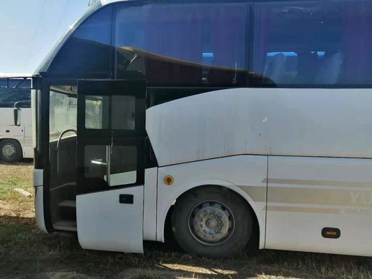 Bus Wisata Bekas Merek Yutong ZK6127 Penggerak Tangan Kanan 55 Kursi Mesin Belakang Bus Pelatih Bekas Pintu Ganda
