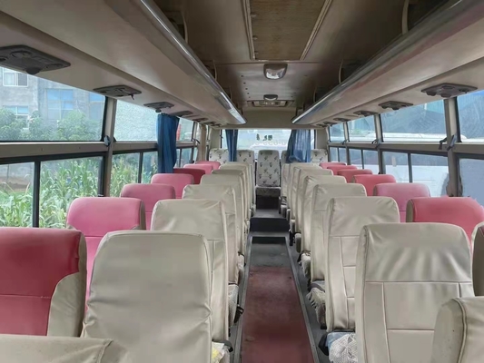 2009 Tahun 47 Kursi Digunakan Bus Yutong ZK6102D Digunakan Bus Pelatih Mesin Depan Kemudi Mesin Diesel LHD